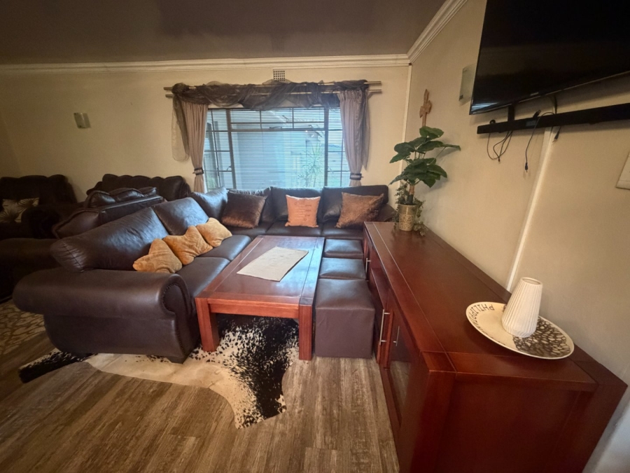 4 Bedroom Property for Sale in Roodia Free State